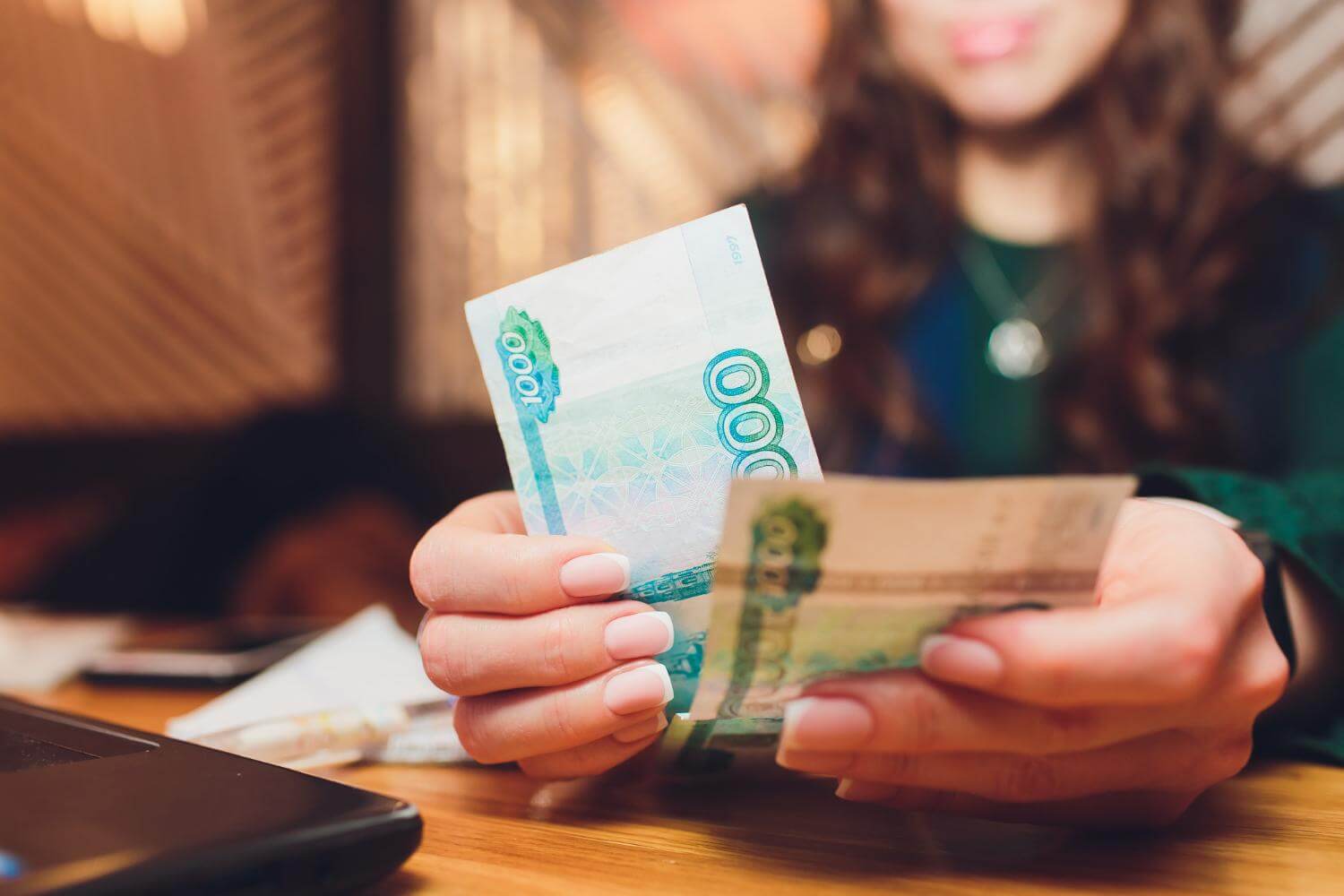 Деньги срочно: разбираемся, когда брать кредит, займ или идти в ломбард