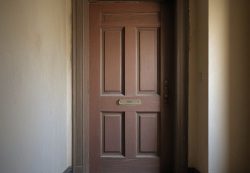 Смерть собственника квартиры не означает выселение: что делать арендатору Смерть собственника квартиры не означает выселение: что делать арендатору