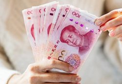 Курс юаня к рублю: эксперты прогнозируют диапазон 12,40-12,70 рублей